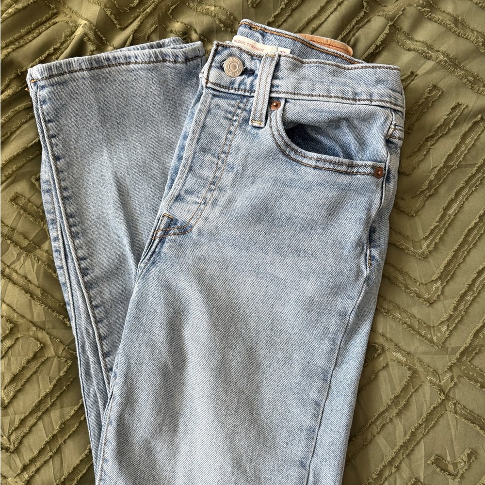 Light Blue Distressed Women Levis Jeans